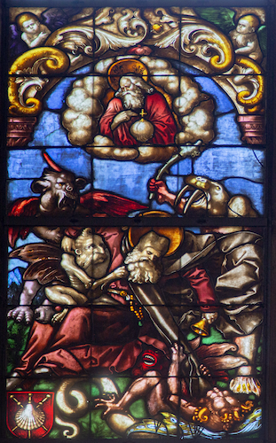 The left-hand window shows St Anthony being harassed and tormented by demons. Below this is the Locherer coat of arms with the shell and the three pilgrim's staffs.