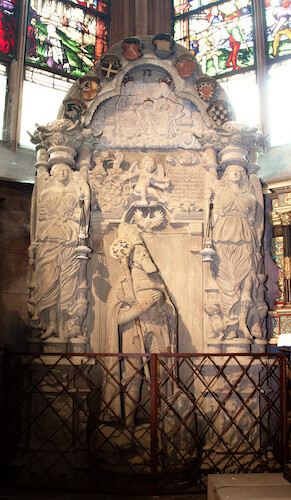 The Böcklin monument now remains in the chapel of the provost of Magdeburg Cathedral without the Crucifix. His gaze is now directed towards St Anne, Mary and Child of the St Anne altarpiece.